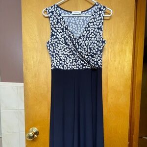 Size Small Gilli Navy Blue Floral Sleeveless V-neck Midi Dress